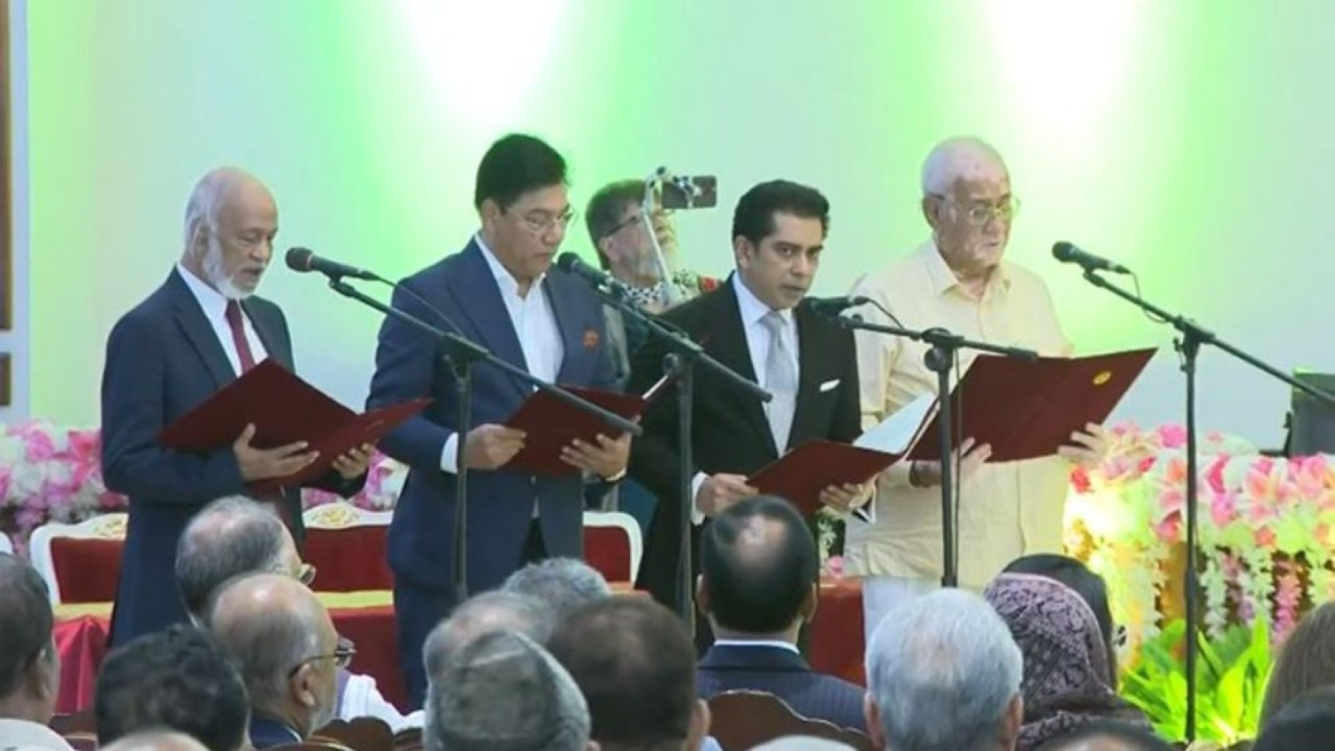 শপথ নিলেন নতুন ৪ মন্ত্রী