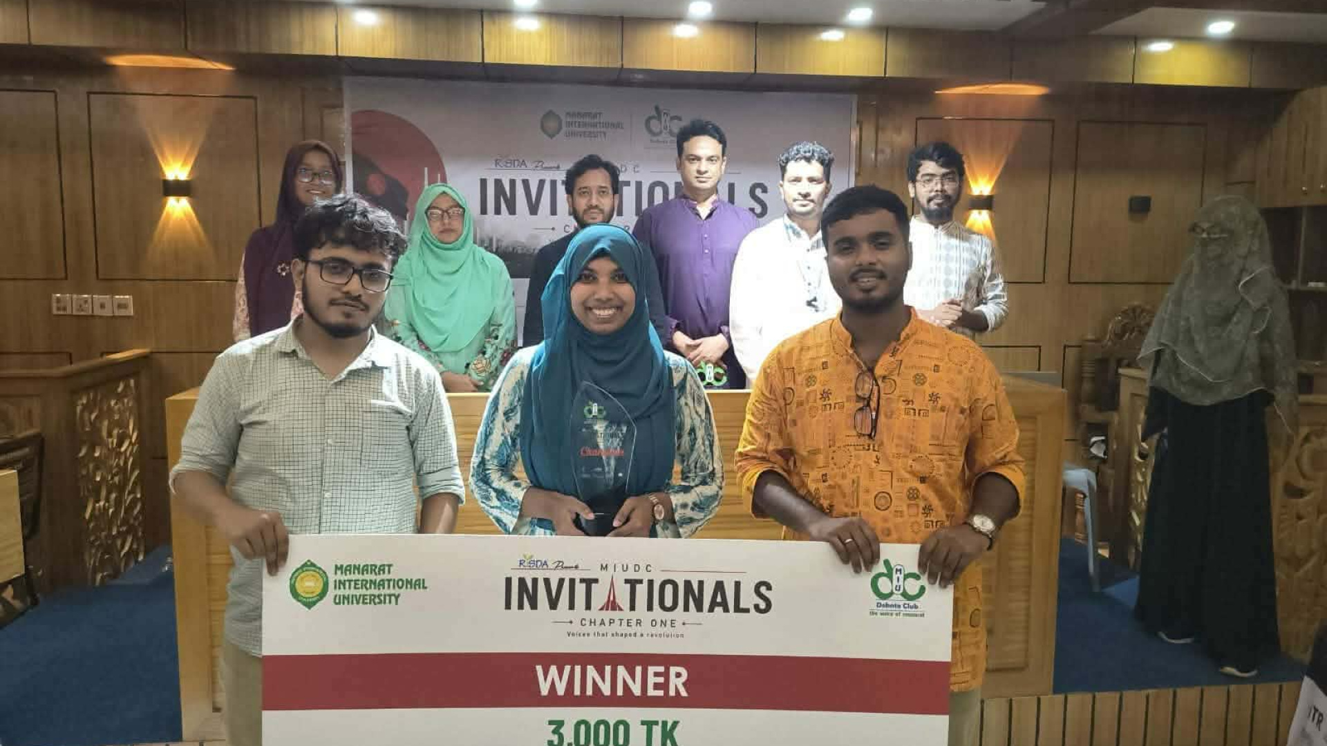 মানারাত ইনভাইটেশনালে বিজয়ী জেএনইউডিএসের ‘একাত্তরের গণহত্যা’