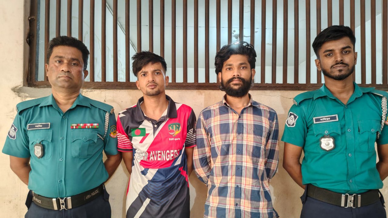 টঙ্গীতে চাঁদাবাজির মামলায় ছাত্রদলের বহিষ্কৃত সভাপতিসহ দুজন গ্রেপ্তার