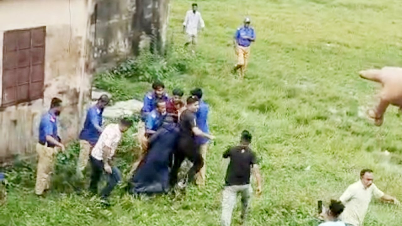 রুমিন ফারহানার সমর্থকদের ওপর বিএনপি নেতা-কর্মীদের হামলার অভিযোগ