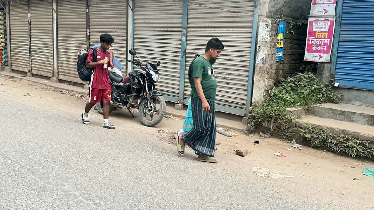 কেরানীগঞ্জে সেলুনে যুবককে গুলি ও কুপিয়ে হত্যার ঘটনায় দুজনকে আটক