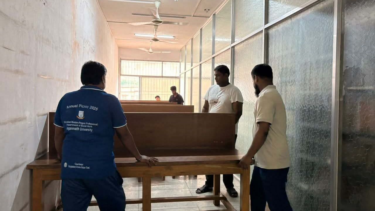 জকসুর পাঠাগার সম্পাদকের উদ্যোগে কেন্দ্রীয় লাইব্রেরিতে অর্ধ-শতাধিক বেশি আসন বৃদ্ধি 