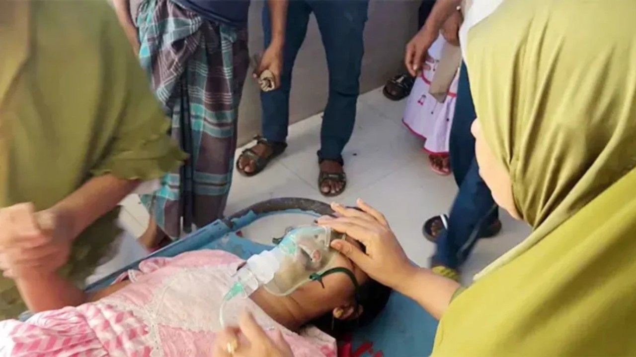 স্কুল ফিডিংয়ের খাবার খেয়ে চাঁপাইনবাবগঞ্জে ১৫ শিক্ষার্থী অসুস্থ