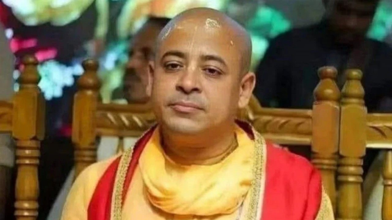 দুই মামলায় জামিন পেলেন চিন্ময় কৃষ্ণ দাস