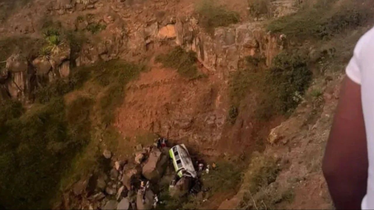 কেপ ভার্দেতে পাহাড়ি সড়কে বাস খাদে, নিহত ২৫