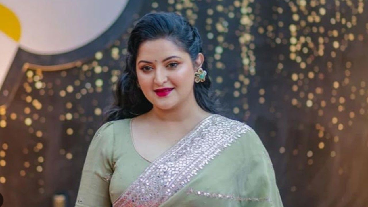 তিন নাম্বার জন ডান, আলহামদুলিল্লাহ: ফেসবুক পোস্টে পরীমণি