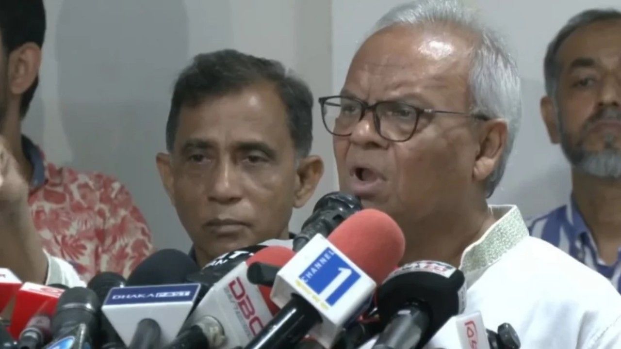 লুটপাট নয়, উন্নয়নের রাজনীতি করেছে বিএনপি: রিজভী