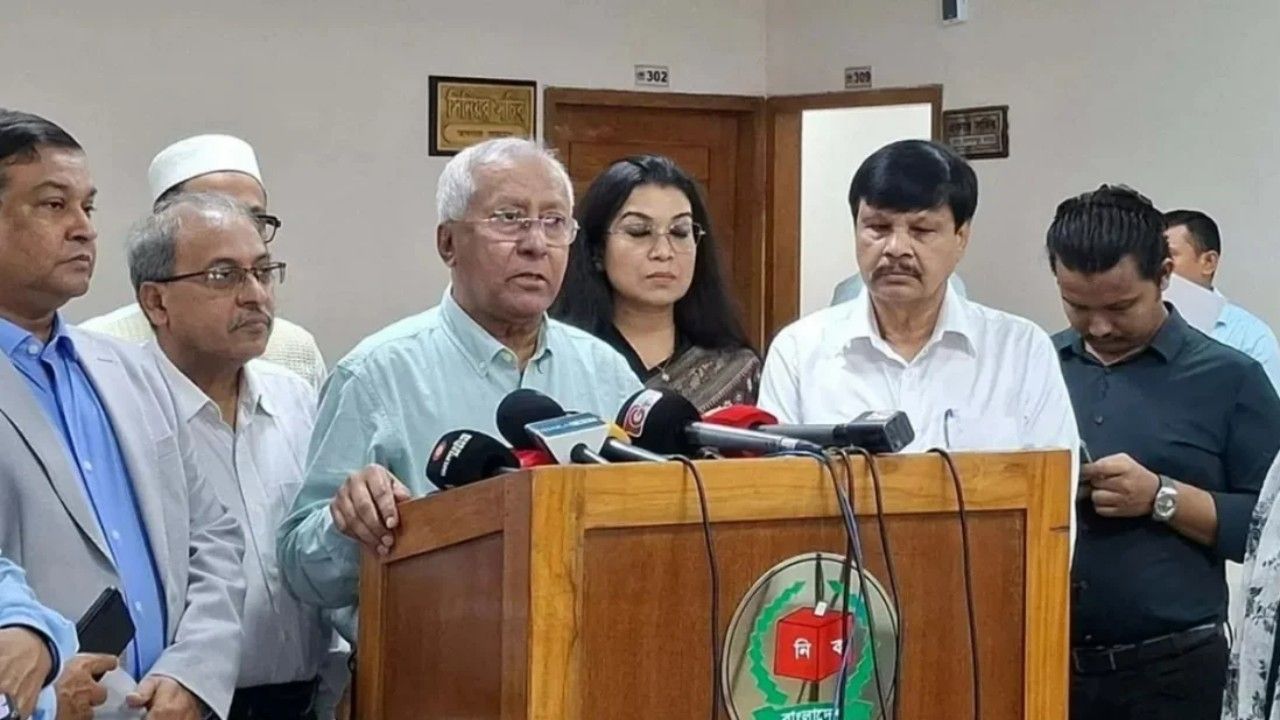 মির্জা ফখরুলের ছেড়ে দেওয়া আসনে ভোটের প্রস্তুতি ইসির