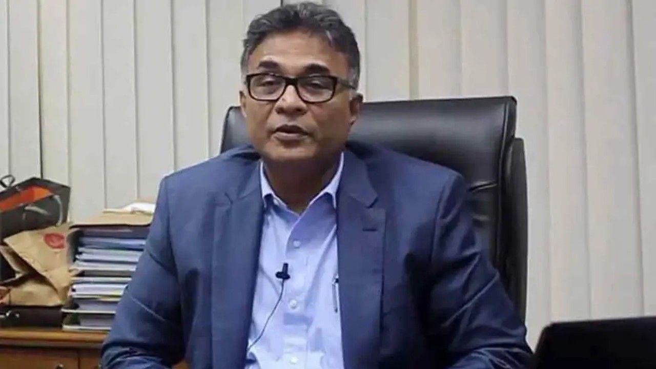 অবৈধ সম্পদ ও অর্থ পাচারের অভিযোগে দুই সাবেক কর্মকর্তার তদন্ত
