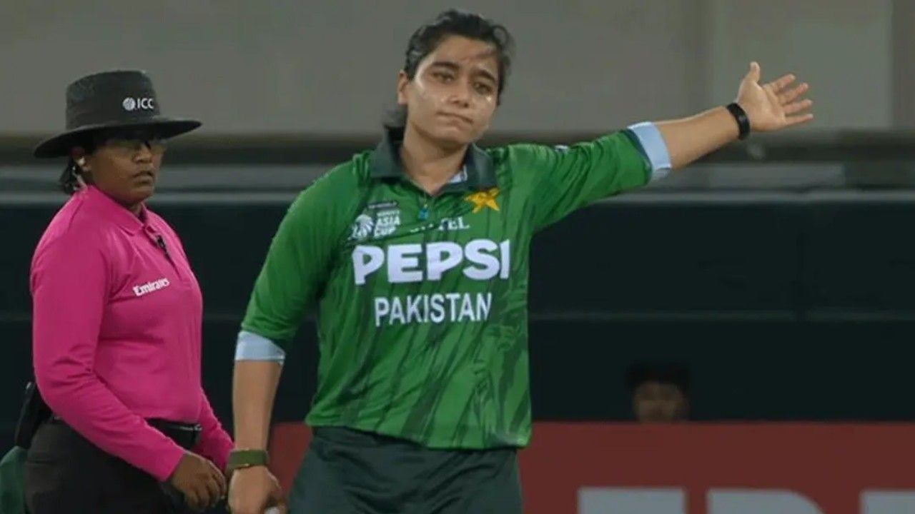 আচরণবিধি ভাঙায় পাকিস্তান অধিনায়ক ফাতিমা সানার জরিমানা