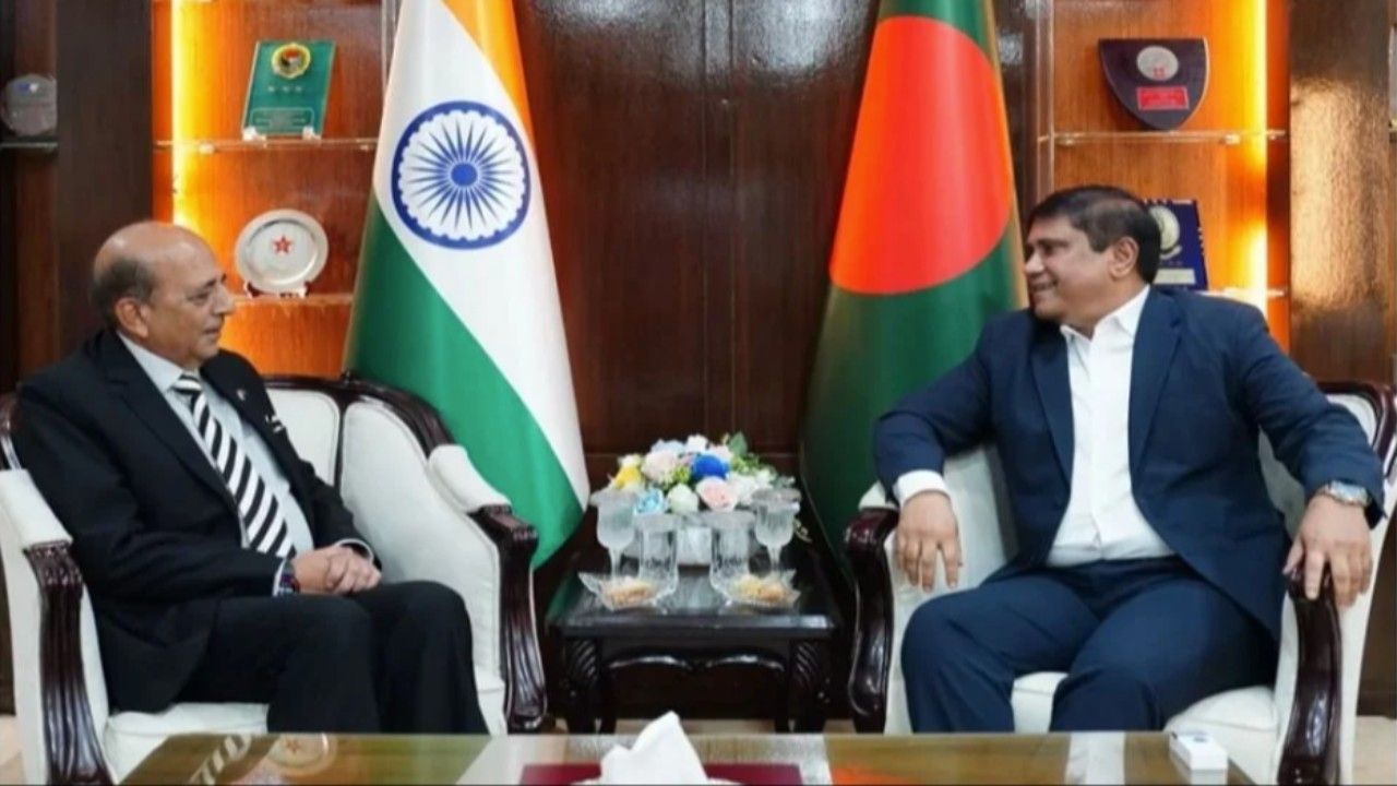 ভারতীয় হাইকমিশনারের সঙ্গে প্রতিরক্ষা উপদেষ্টার সৌজন্য সাক্ষাৎ