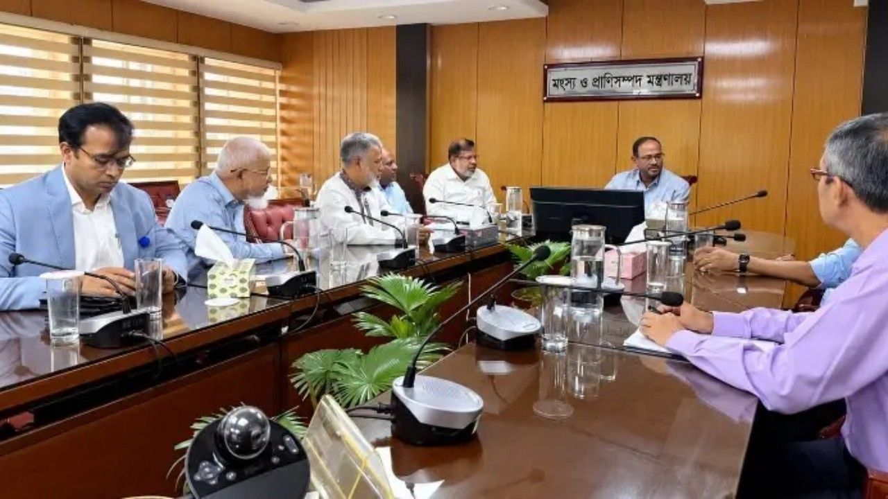 পোল্ট্রি খাত উন্নয়নে টেকসই পরিকল্পনার আহ্বান প্রতিমন্ত্রীর
