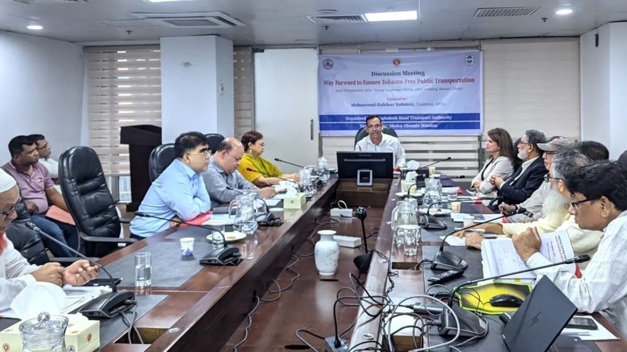 গণপরিবহনে আড়াই কোটি মানুষ পরোক্ষ ধূমপানের ঝুঁকিতে