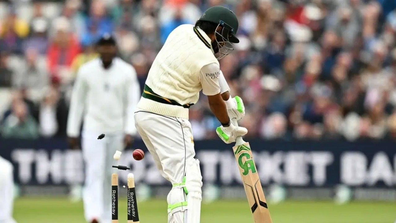 ইংল্যান্ডের বিপক্ষে ১৩৩ রানে অলআউট পাকিস্তান