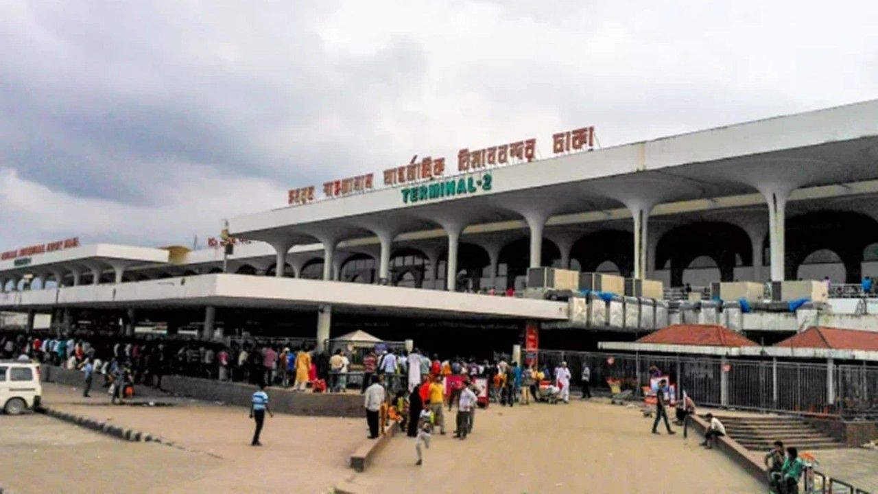 শাহজালালে একই ফ্লাইটের ৭ যাত্রীর ব্যাগে মিলল ৩৮ লিটার মদ