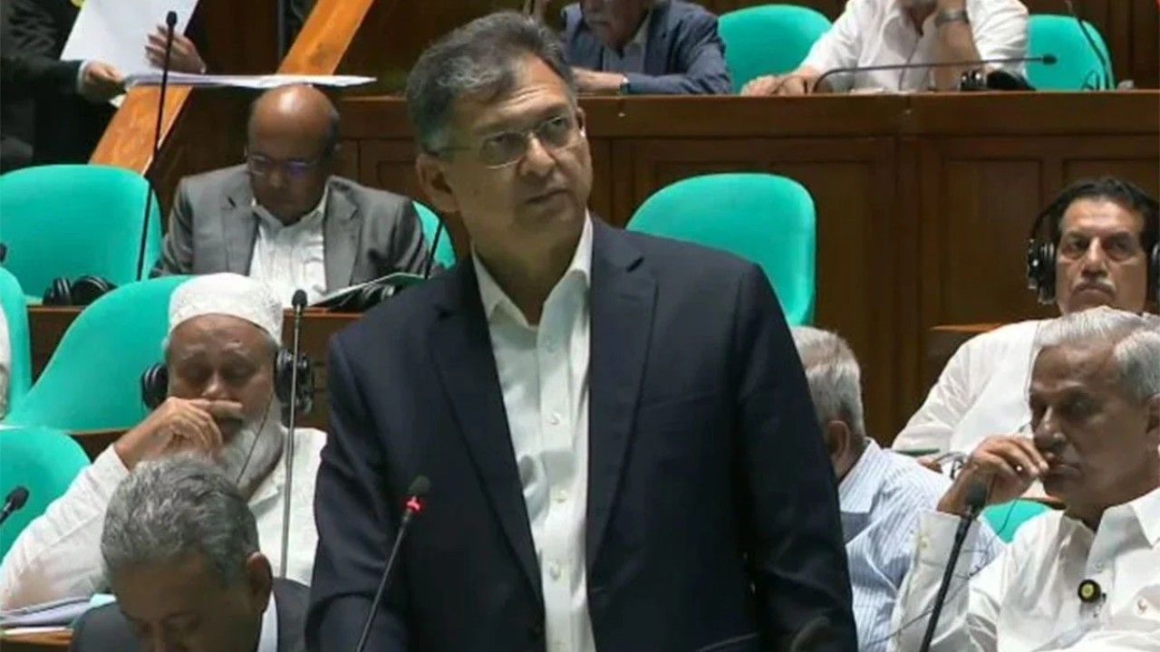 'অস্ত্র ও মাদক চোরাচালান ঠেকাতে বন্দরে বসছে আধুনিক স্ক্যানার'