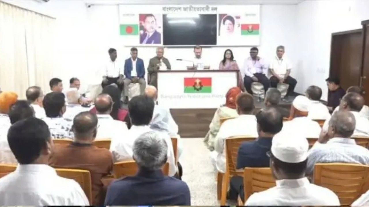 নাটোর, চুয়াডাঙ্গা ও মেহেরপুরের নেতাদের সঙ্গে প্রধানমন্ত্রীর বৈঠক