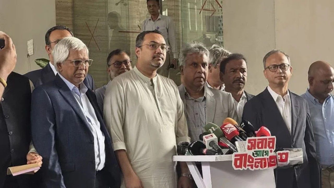 মঙ্গলবার রাত থেকেই কলকারখানায় চাহিদামতো গ্যাস-বিদ্যুতের আশ্বাস প্রধানমন্ত্রীর