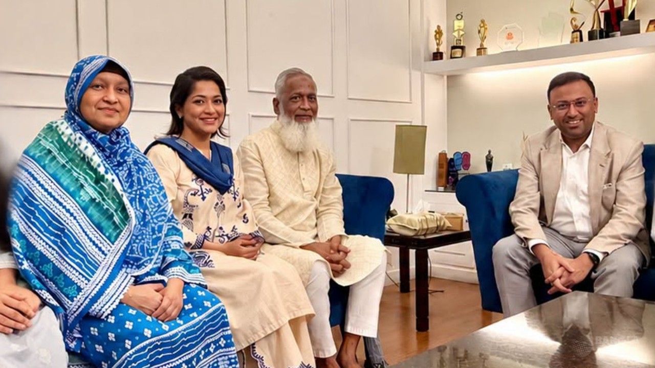 বাঁধনের খোঁজ নিতে বাসায় গেলেন পররাষ্ট্র প্রতিমন্ত্রী