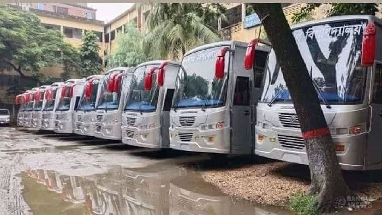 জবির বাসে সিট দখল ও র‍্যাগিং বন্ধে প্রশাসনের নির্দেশ