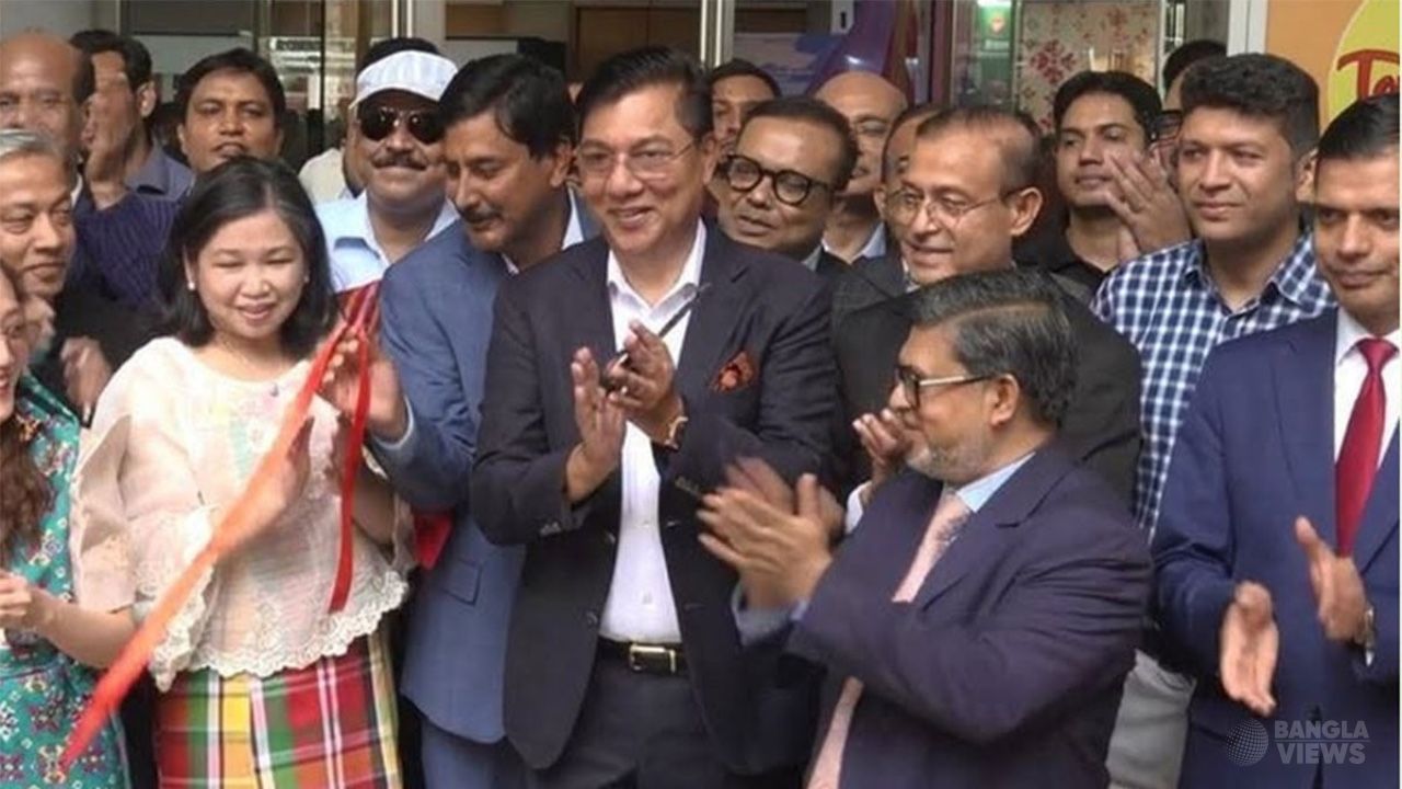 পর্যটন খাতের অবদান ৮-৯ শতাংশে নেওয়ার লক্ষ্য: বিমানমন্ত্রী