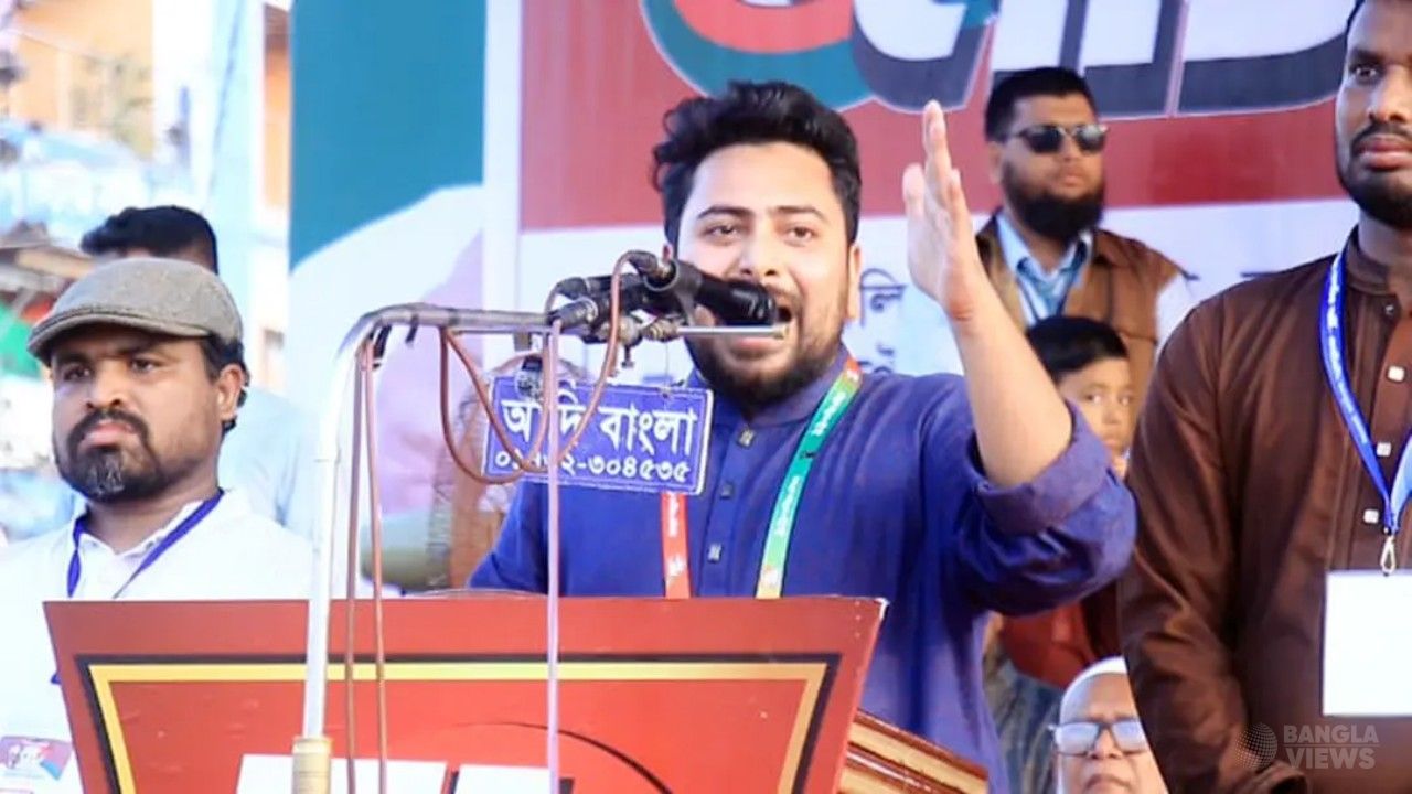 নিরাপত্তাহীনতার দায় নিয়ে স্বরাষ্ট্রমন্ত্রীর পদত্যাগ করা উচিত: নাহিদ ইসলাম