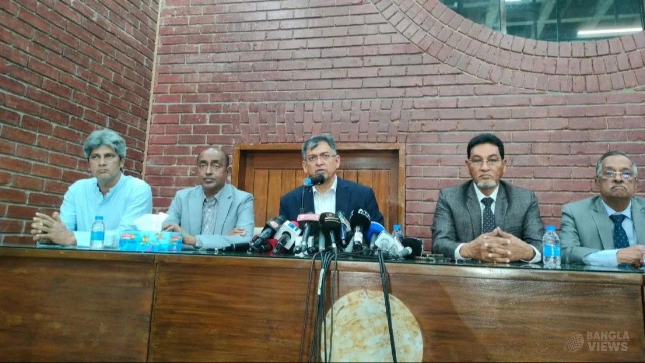 ডিসেম্বরের মধ্যে সংবিধান সংশোধনের চূড়ান্ত রিপোর্ট : স্বরাষ্ট্রমন্ত্রী