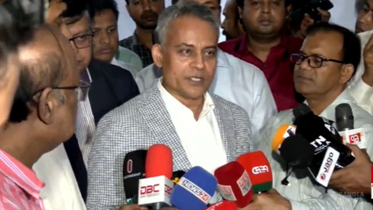 ১৭ পয়সার বেশি বাসভাড়া নিলে রুট পারমিট বাতিল: সড়কমন্ত্রী