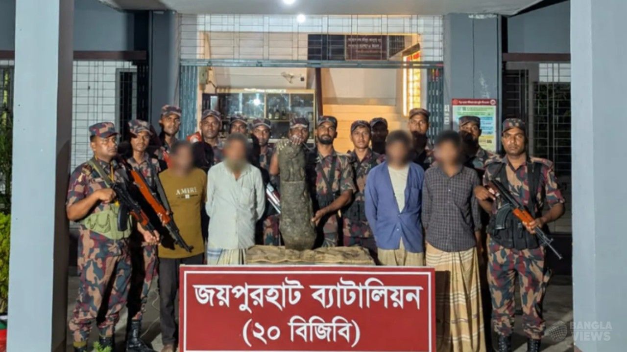 আক্কেলপুরে ৭২ কেজির কষ্টিপাথরের মূর্তি উদ্ধার, আটক ৪