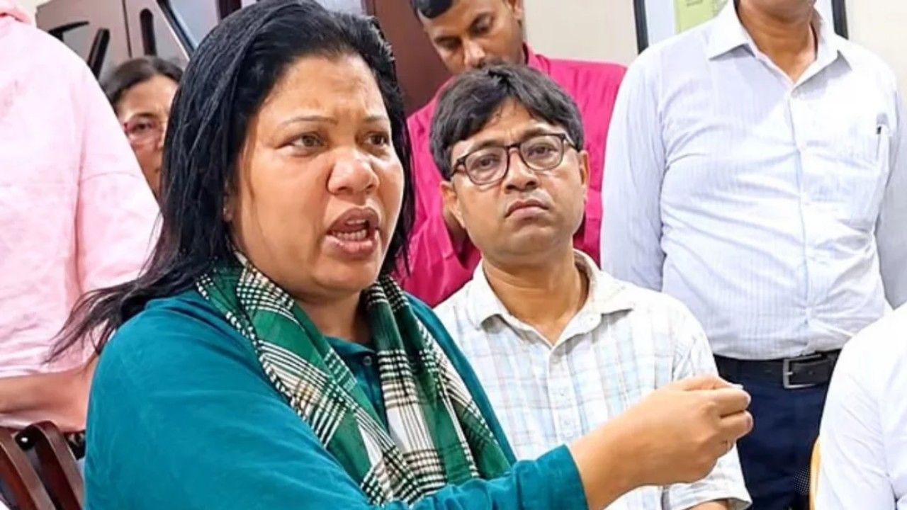 ‘আমার দুধের বাচ্চাকে কেন ভিকটিম ব্লেমিং করা হচ্ছে’