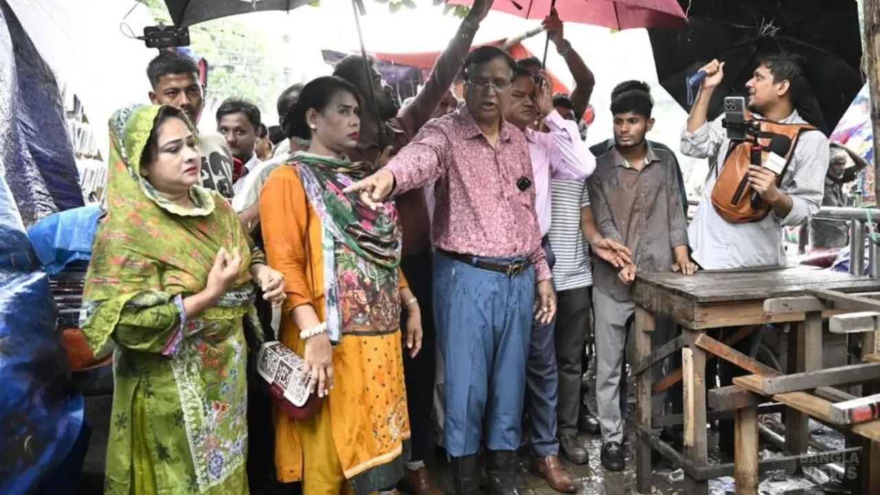 পল্টন থেকে নর্থ সাউথ রোড পর্যন্ত সড়ক হকারমুক্ত ঘোষণা