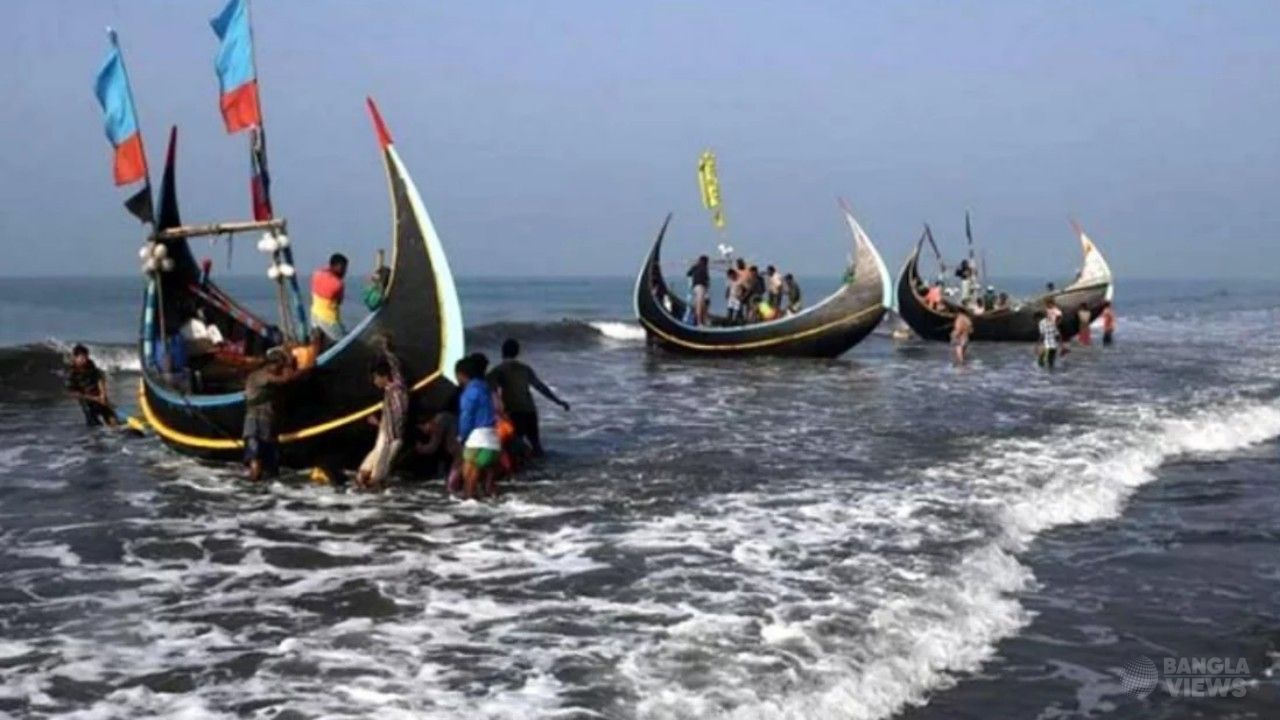 মেঘনায় জাল পাতা নিয়ে জেলেদের সংঘর্ষ, আহত ১০