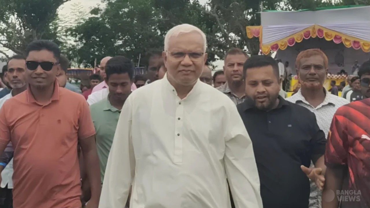 আদিবাসী-বাঙালি সবাই মিলেমিশে থাকব: সমাজকল্যাণমন্ত্রী