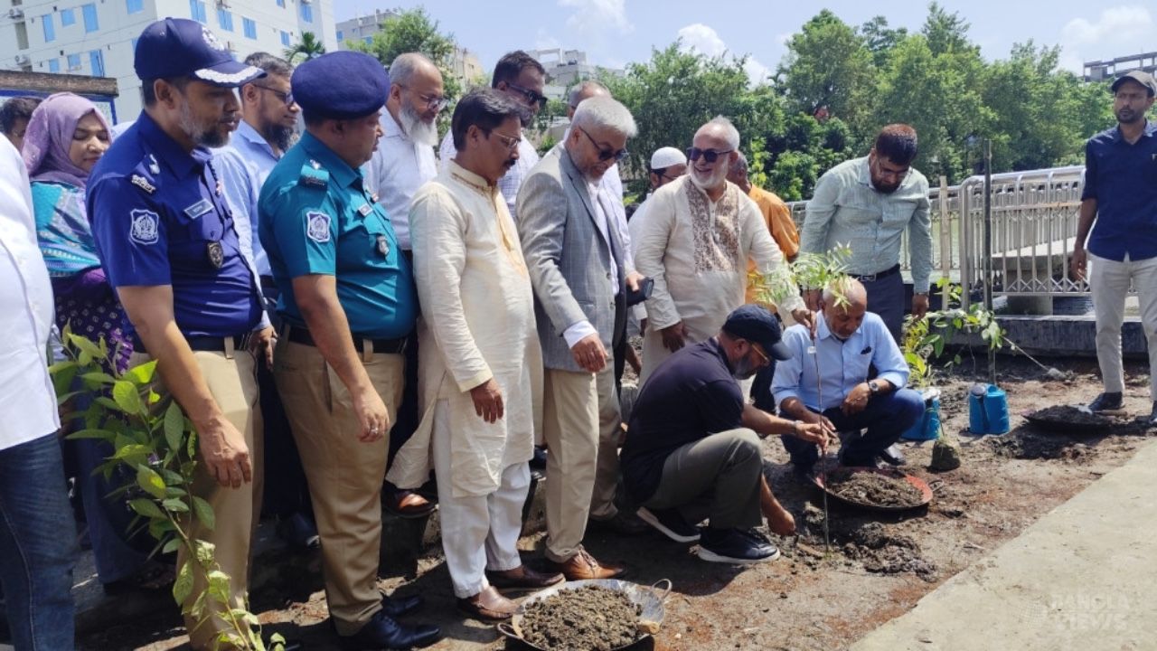 ফারাক্কার প্রভাবে দক্ষিণ-পশ্চিমাঞ্চলের ৫৪ নদী নাব্যতা হারিয়েছে: প্রতিমন্ত্রী