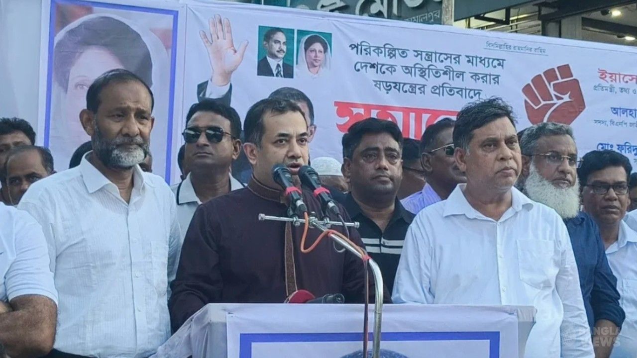 অনলাইনে হুংকার না দিয়ে দেশে আসুন, ফাঁসির মঞ্চ প্রস্তুত আছে: তথ্য প্রতিমন্ত্রী