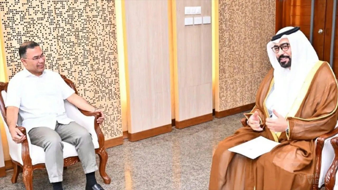 প্রধানমন্ত্রীর সঙ্গে আমিরাতের রাষ্ট্রদূতের সাক্ষাৎ