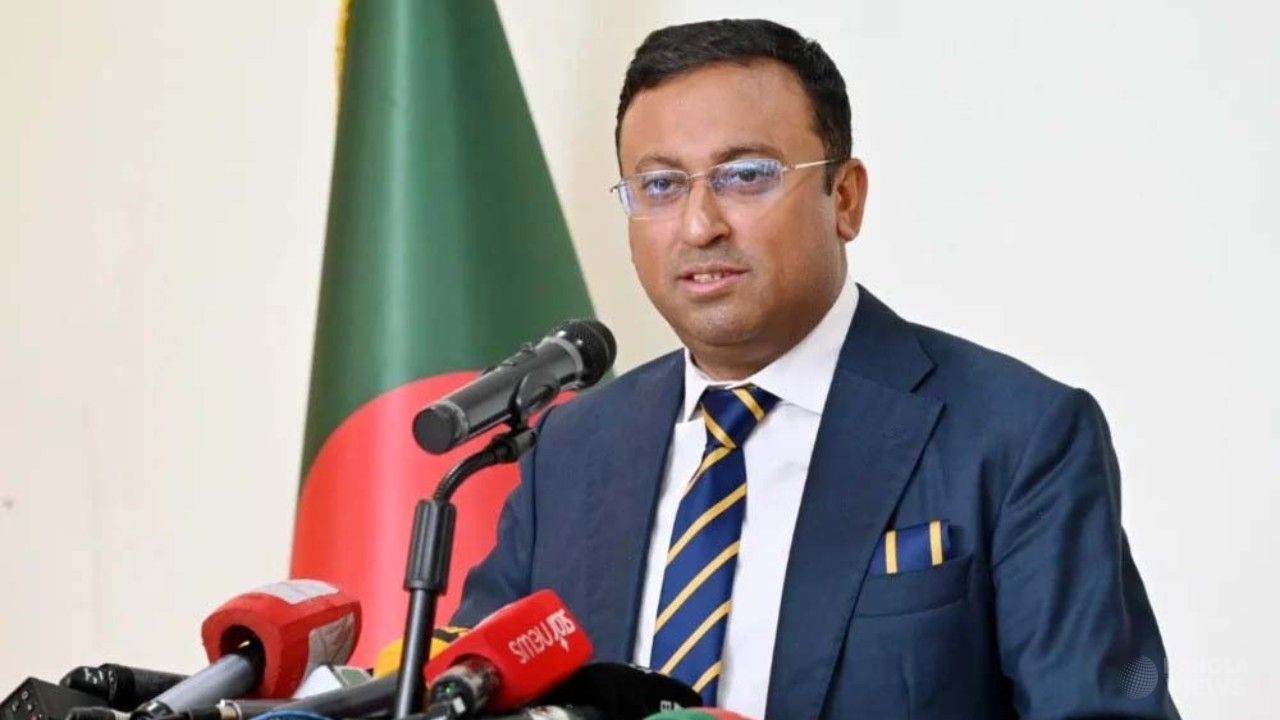 প্রধানমন্ত্রীর ভারত সফরে অনুকূল পরিবেশ তৈরির চেষ্টা চলছে: হুমায়ুন কবির