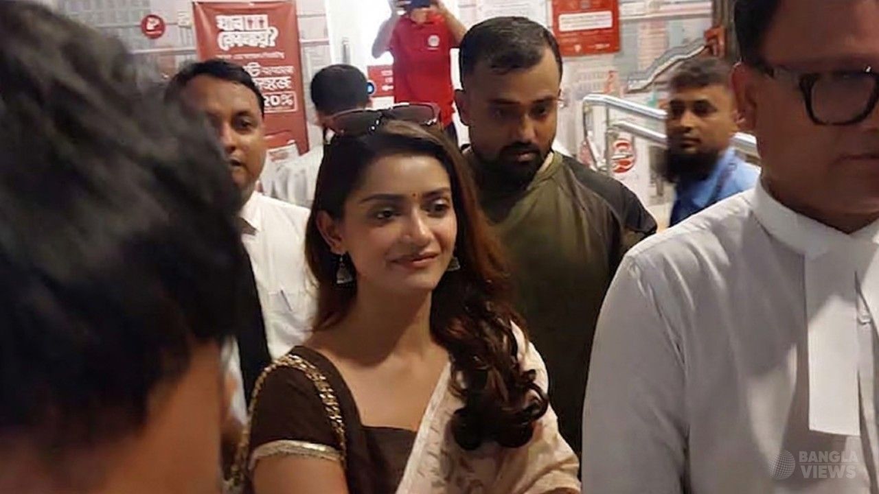 ‘আরও পাঁচবার আসতে হলেও আদালতে আসব’: তানজিন তিশা