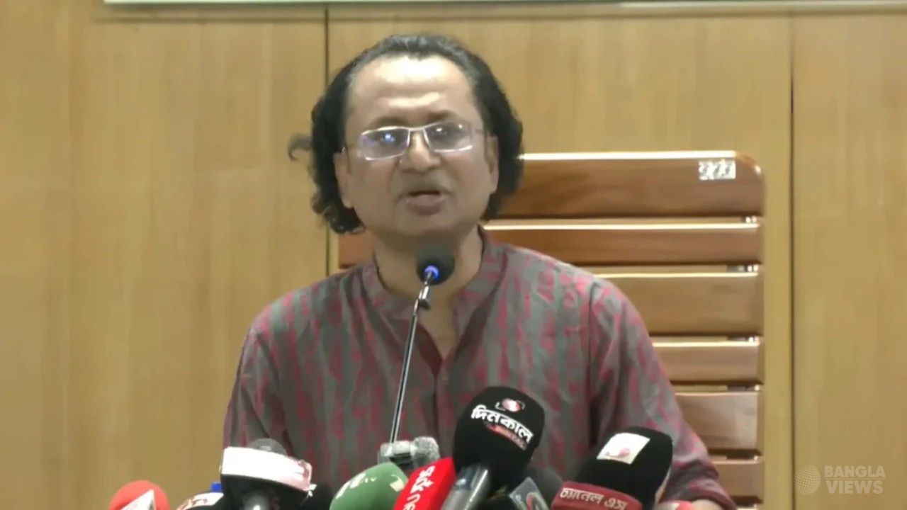 অন্তর্বর্তী সময়ের তুলনায় দেশের অবস্থা ভালো: তথ্য উপদেষ্টা