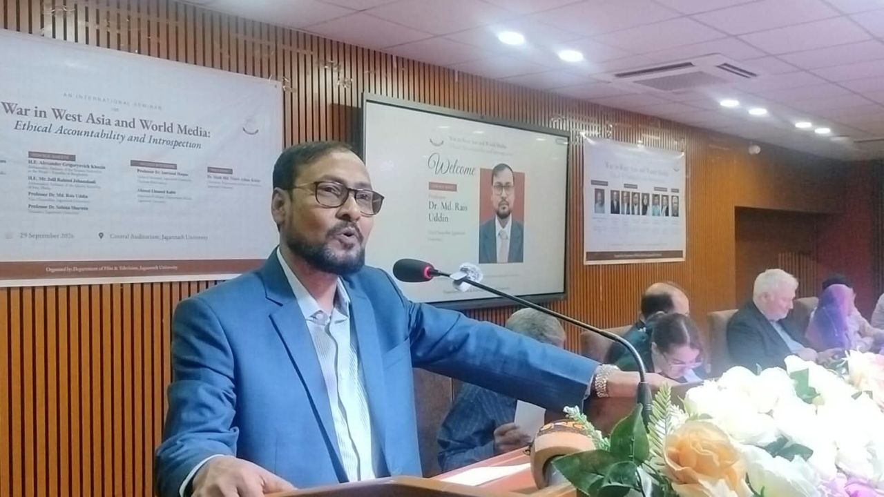 যুদ্ধ কেবল সেনাবাহিনী বা সরকারের সংঘর্ষ নয়, এটি মানবিক ট্র্যাজেডি’: জবি উপাচার্য