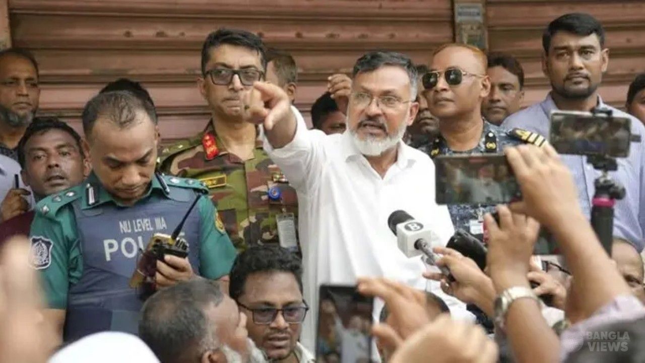 ‘প্রয়োজনে আমার মরদেহের ওপর দিয়ে ফুটপাত দখলমুক্ত করব’: ডিএনসিসি প্রশাসক