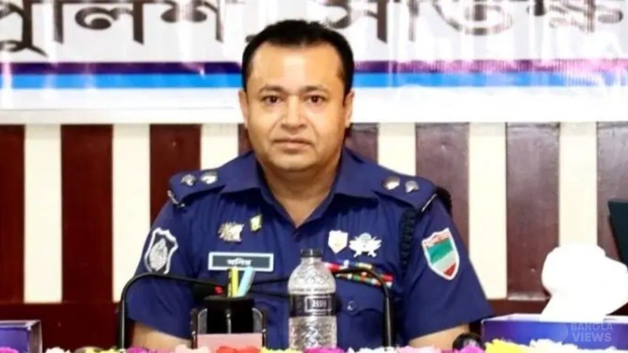 অনুমতি ছাড়া কর্মস্থলে অনুপস্থিতি, সাবেক ডিএমপি ডিসিকে বরখাস্ত