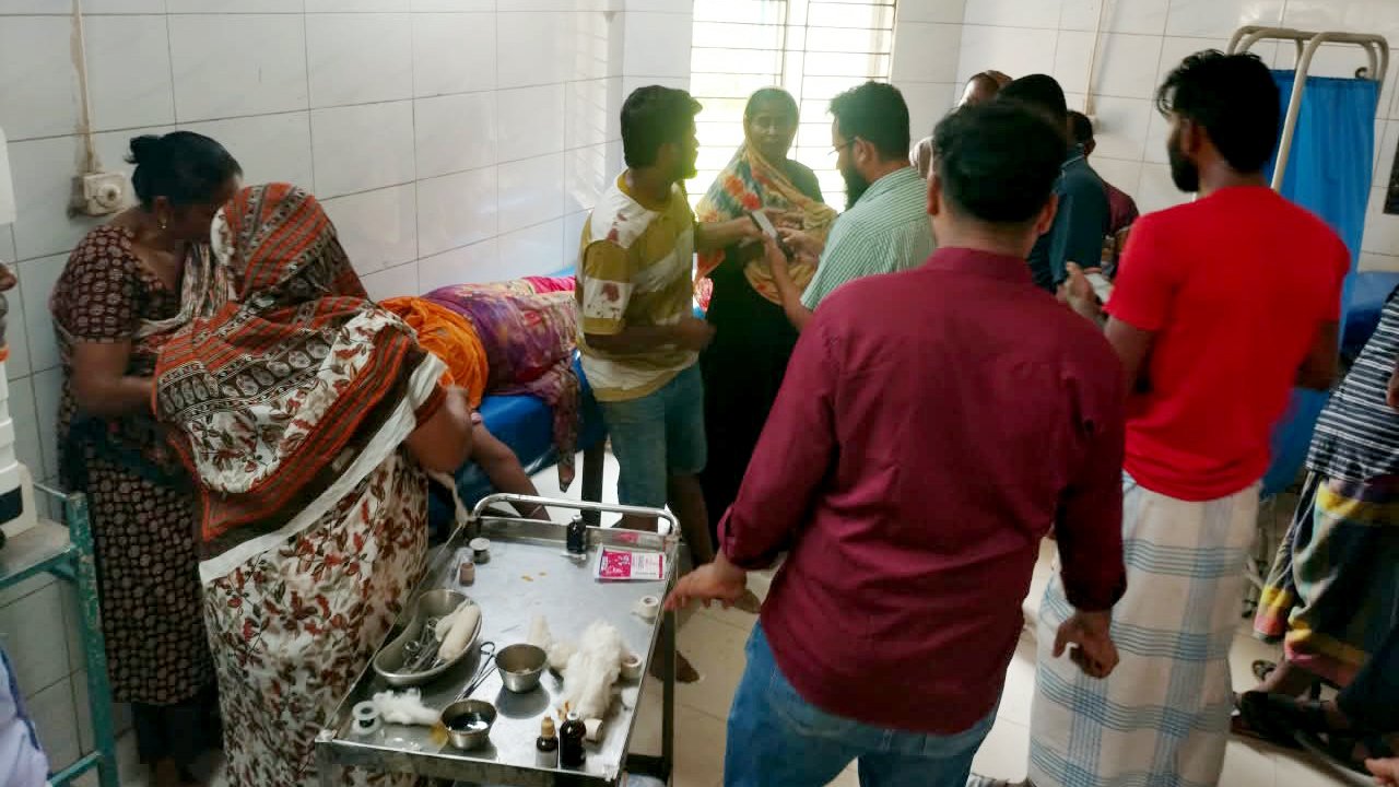 শ্রীপুরে রাস্তা নিয়ে দুই পক্ষের সংঘর্ষ, আহত ২০