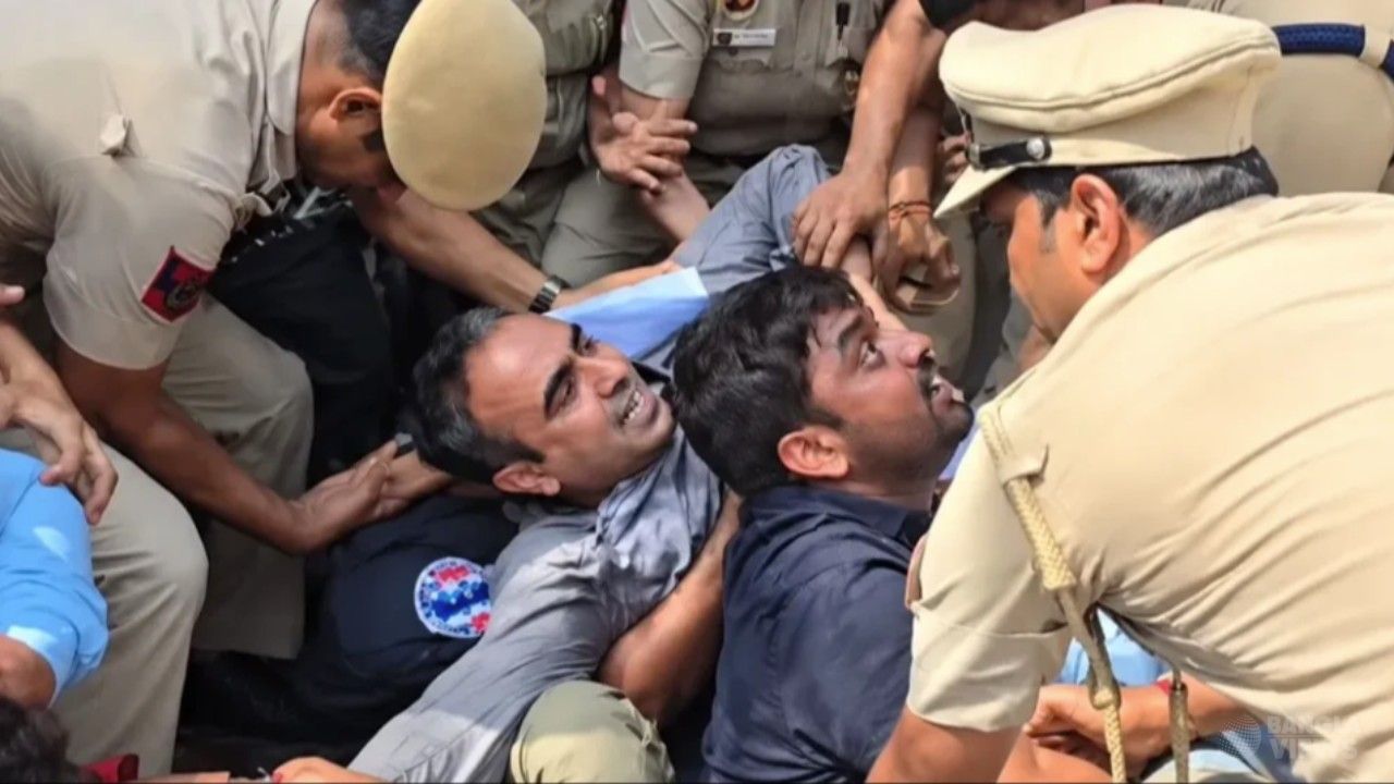 সিইসির পদত্যাগ দাবিতে দিল্লিতে বিক্ষোভ, আটক ৭০০-এর বেশি