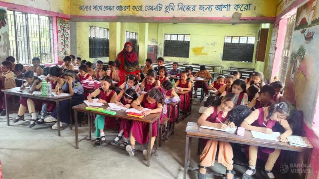 মিড-ডে মিলের অনিয়ম ঠেকাতে আসছে কুপন পদ্ধতি
