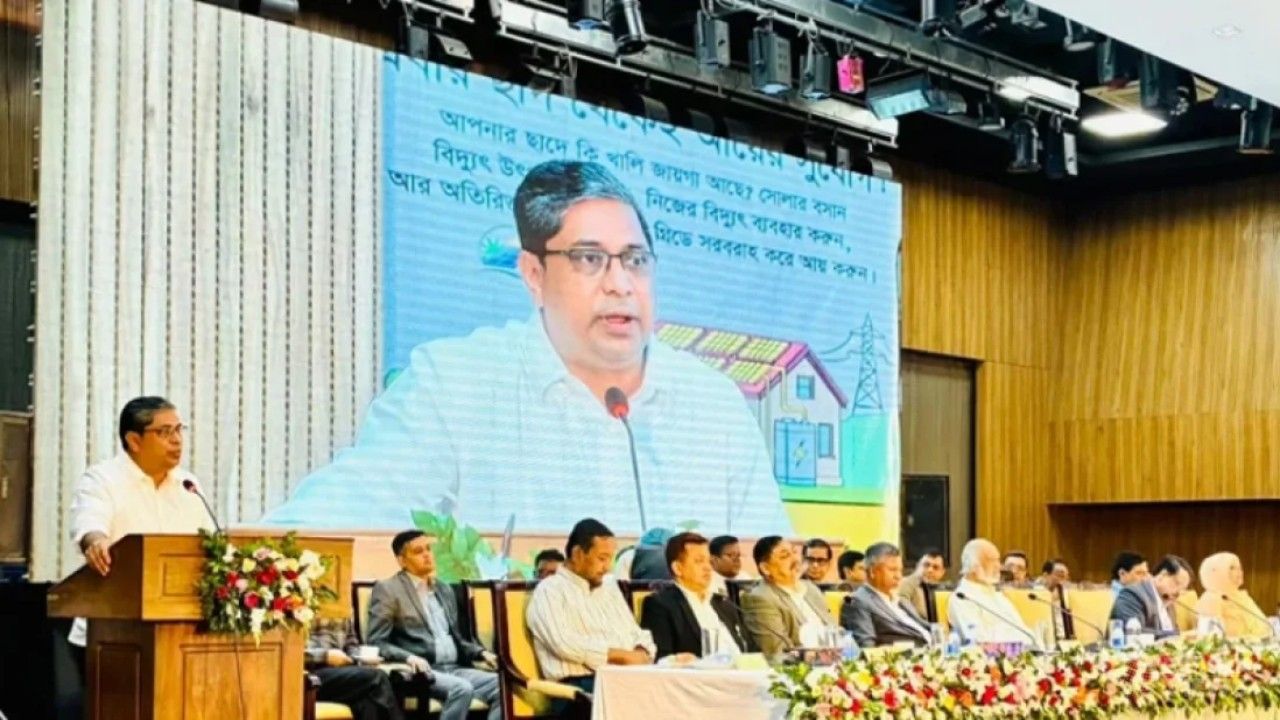 প্রধানমন্ত্রীর বাসার সৌরবিদ্যুৎ থেকে জাতীয় গ্রিডে ১২০০ ইউনিট: মীর শাহে আলম
