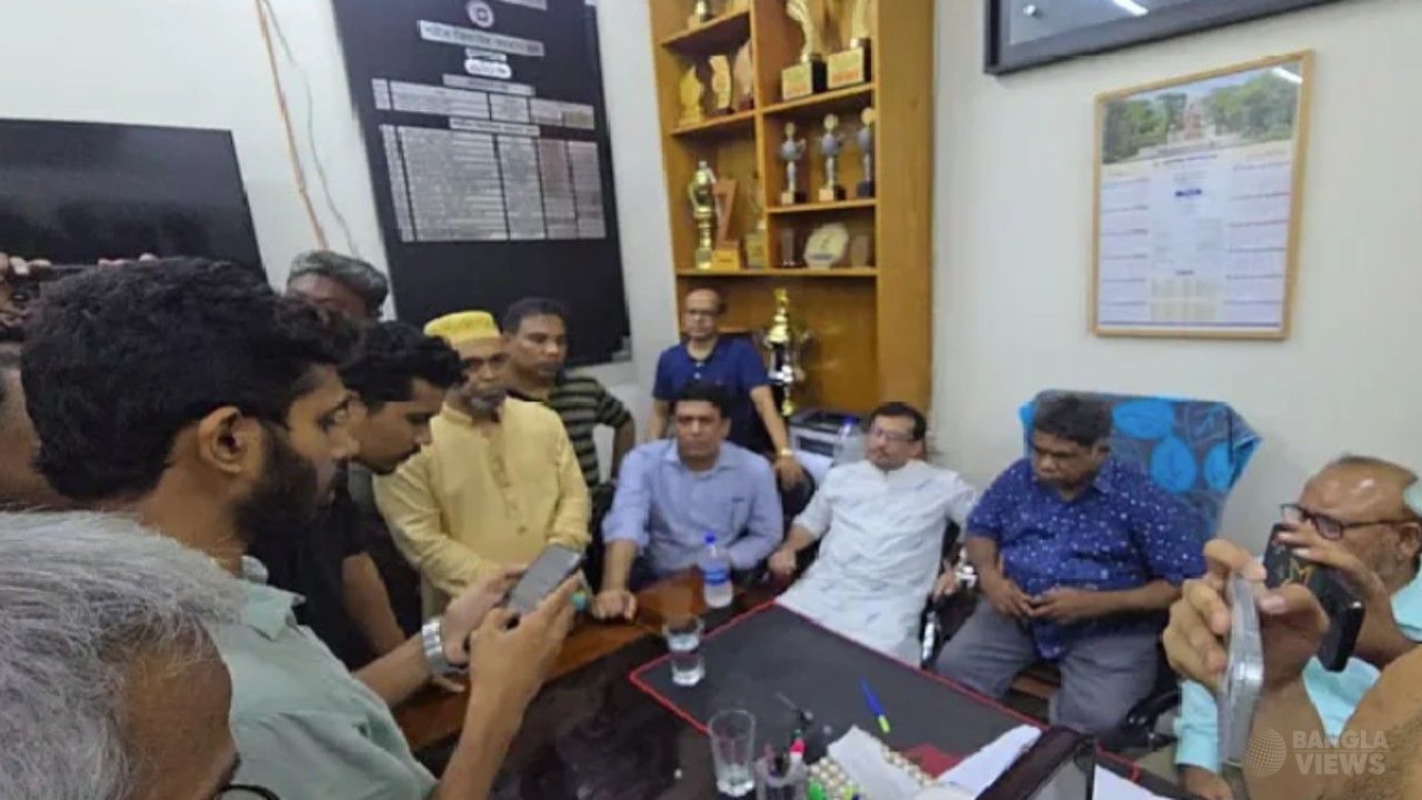 রাবিতে সাংবাদিকদের ওপর হামলা: মামলা করবে প্রশাসন, তদন্তে ছাত্রদলের কমিটি