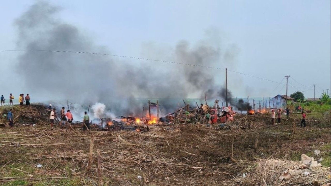 রাখাইনে আশ্রয়শিবিরে টানা বিমান হামলা, নিহত ৮