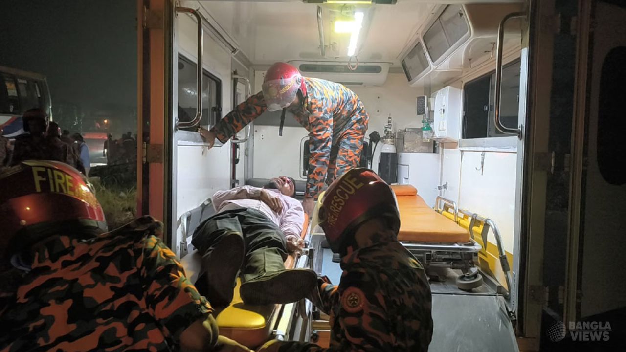 ঢাকা-মাওয়া এক্সপ্রেসওয়েতে দু'টি দুর্ঘটনায় ১ নিহত ও ১ আহত