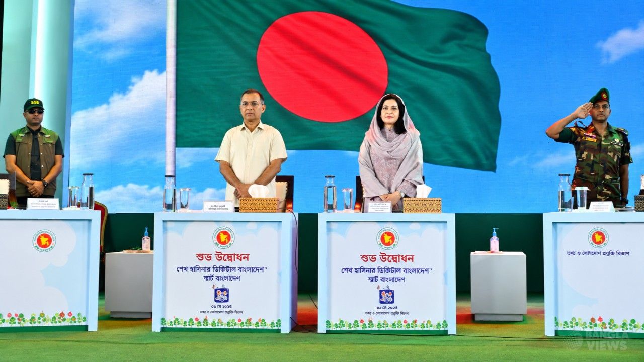 ১৫০ শিশুর উষ্ণ অভ্যর্থনা: শিশু একাডেমির সুবর্ণজয়ন্তীর মঞ্চে প্রধানমন্ত্রী